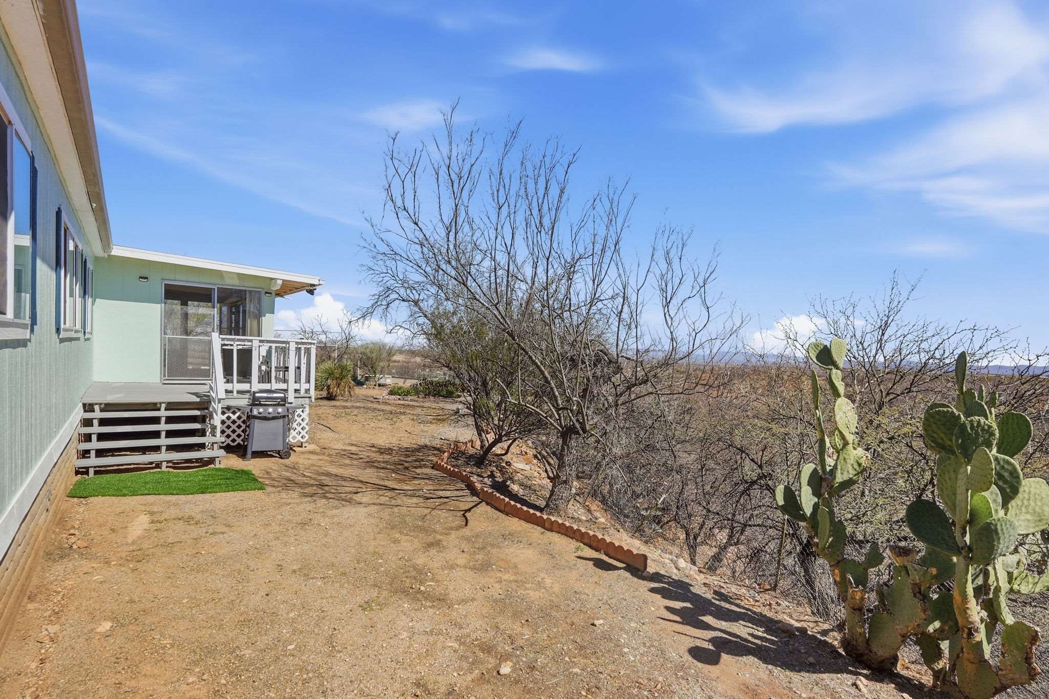 816 N Ridgeview Place, Huachuca City, AZ 85616
