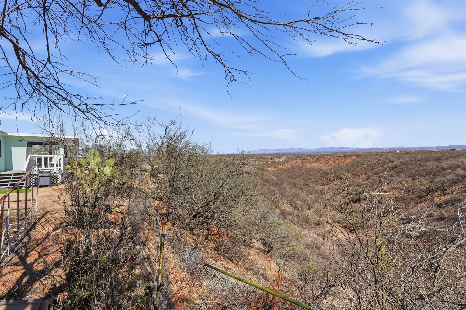 816 N Ridgeview Place, Huachuca City, AZ 85616