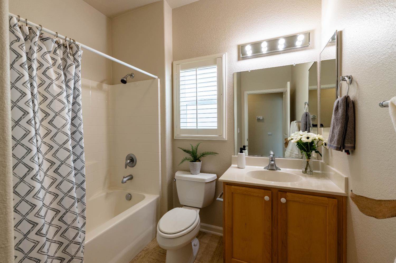 679 Wagon Wheel Lane, Lincoln, CA 95648