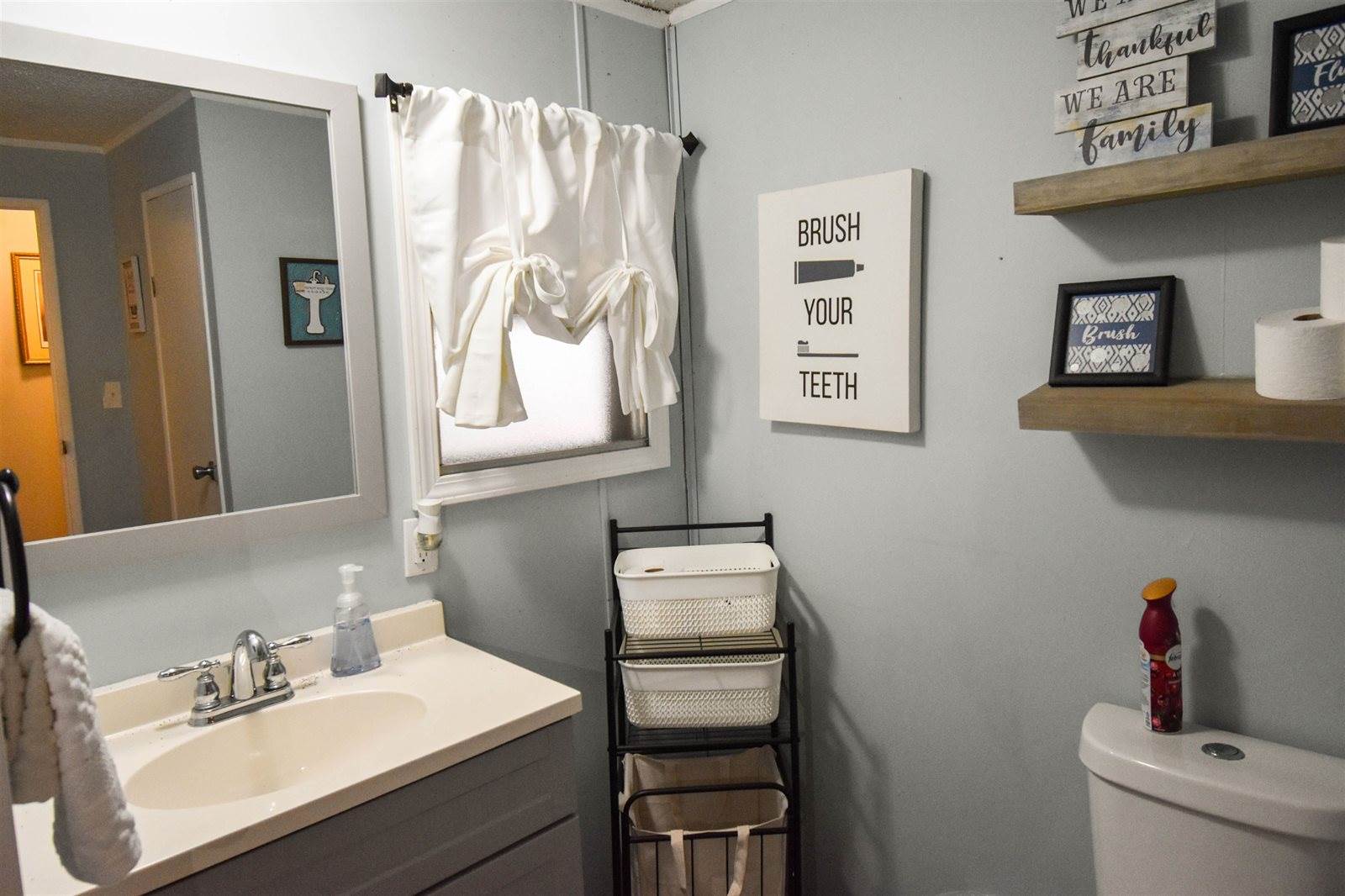 20190 Holly Hills Drive, LaRue, TX 75770