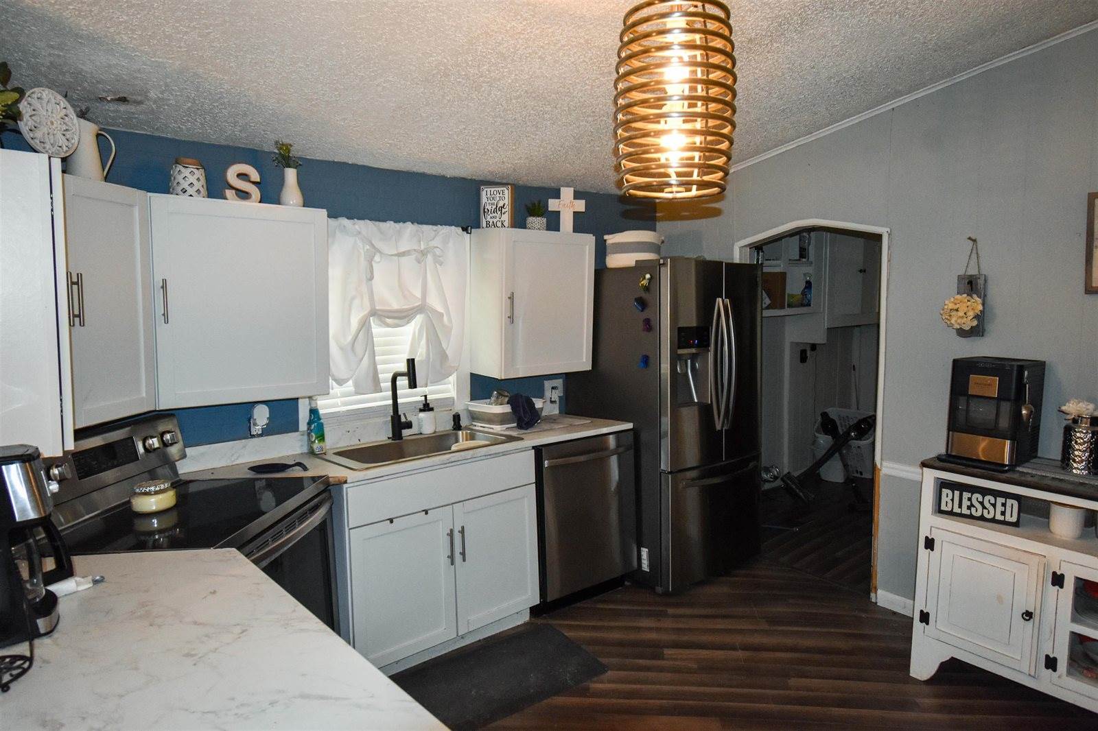 20190 Holly Hills Drive, LaRue, TX 75770