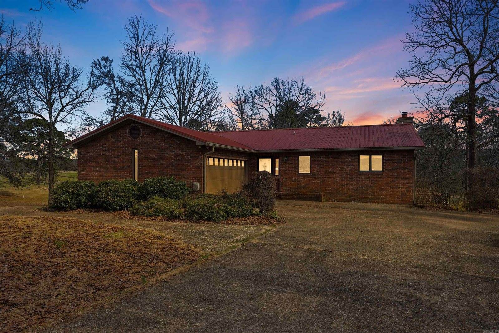 110 Fairway Ct, Hot Springs, AR 71913