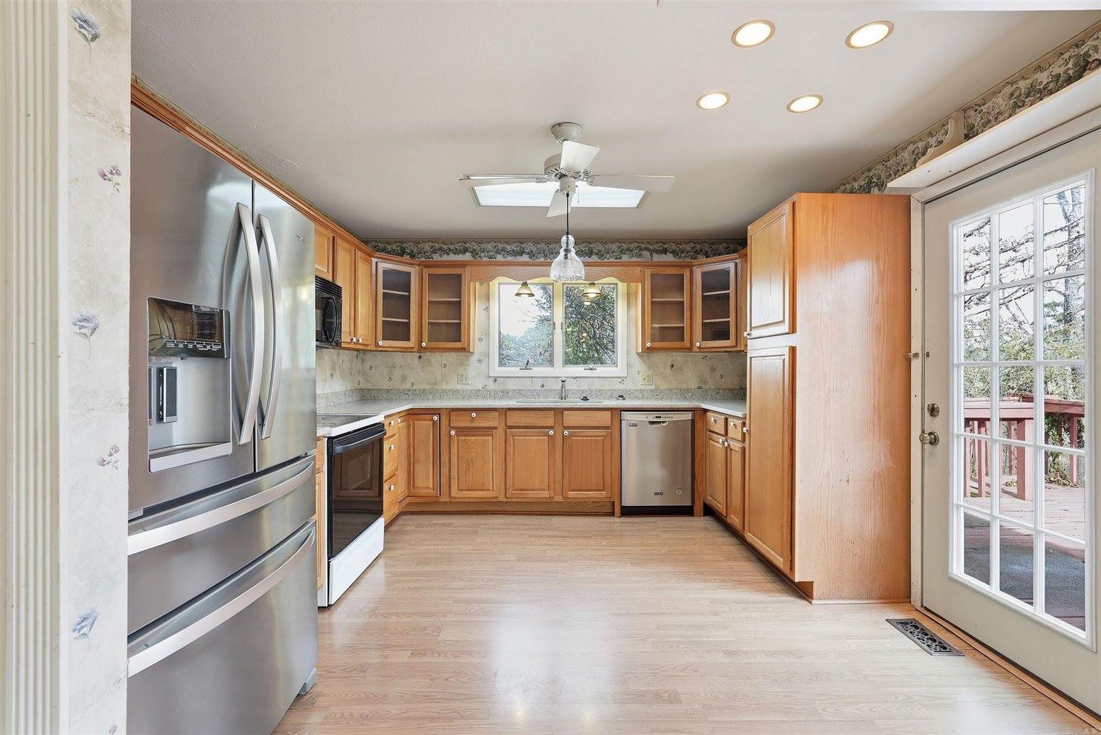 110 Fairway Ct, Hot Springs, AR 71913