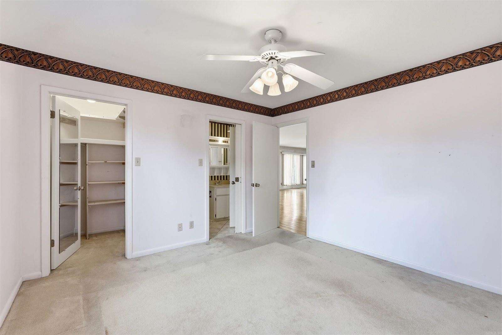 110 Fairway Ct, Hot Springs, AR 71913