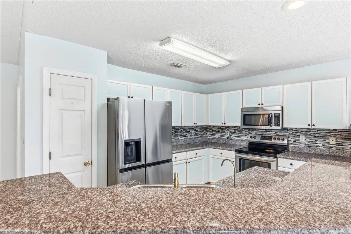 7095 Jasper St, Navarre, FL 32566