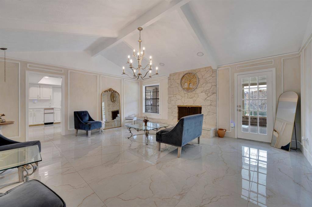 950 Shady Cove Place, DeSoto, TX 75115