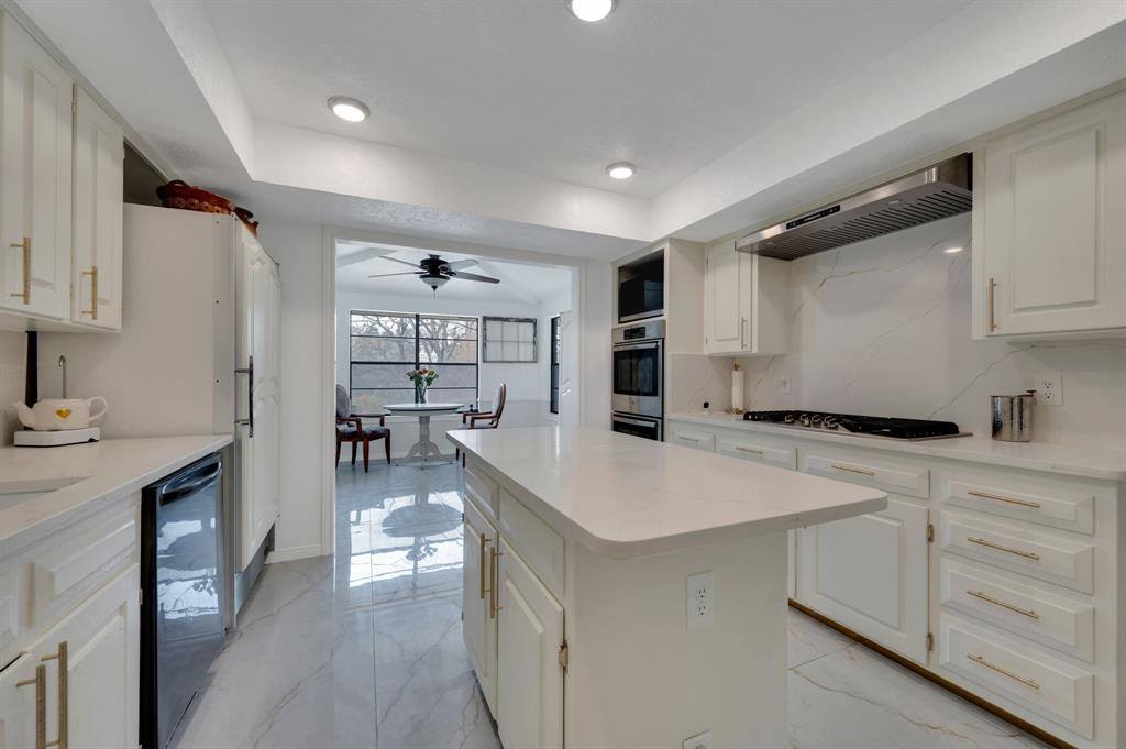 950 Shady Cove Place, DeSoto, TX 75115