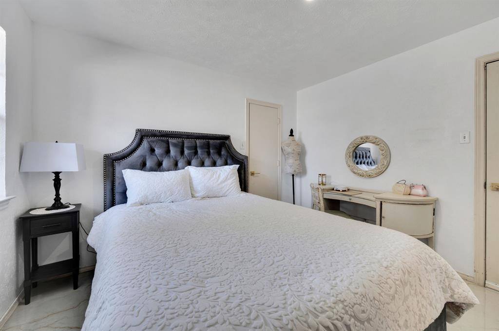 950 Shady Cove Place, DeSoto, TX 75115