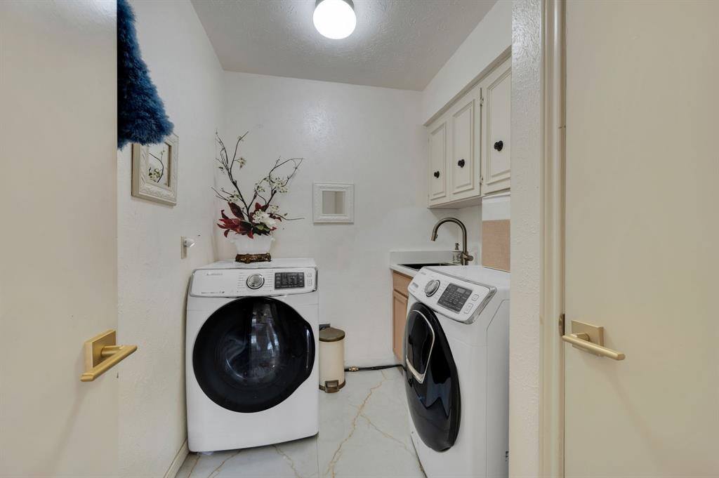 950 Shady Cove Place, DeSoto, TX 75115