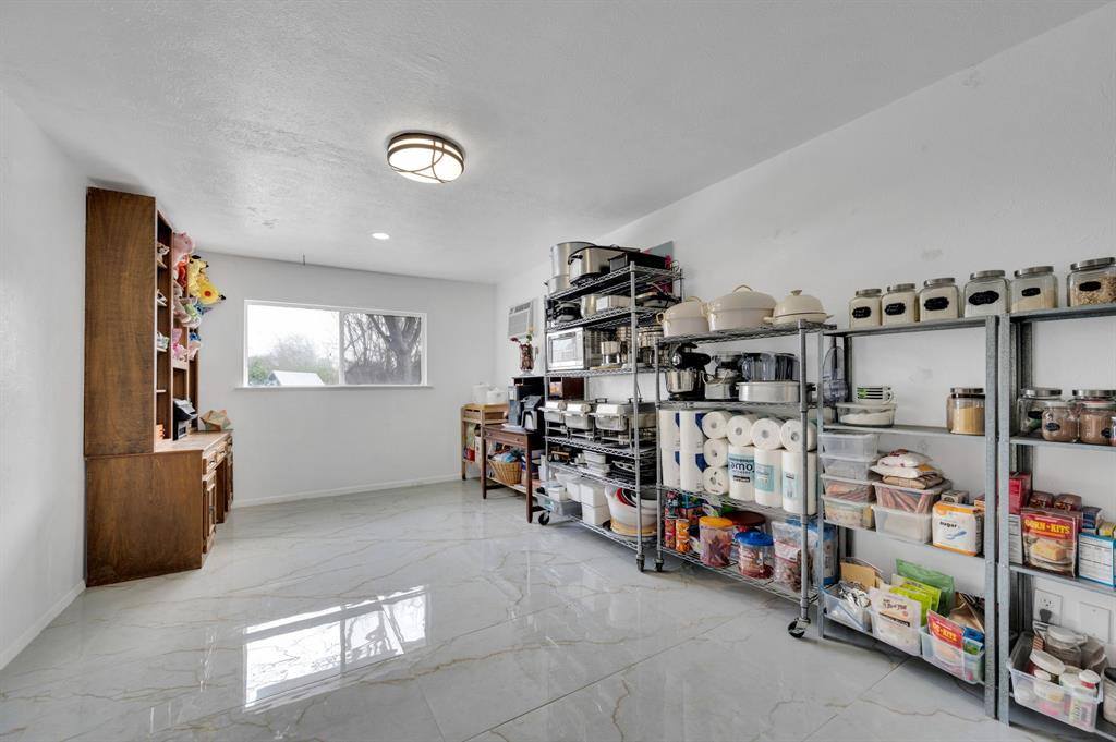 950 Shady Cove Place, DeSoto, TX 75115