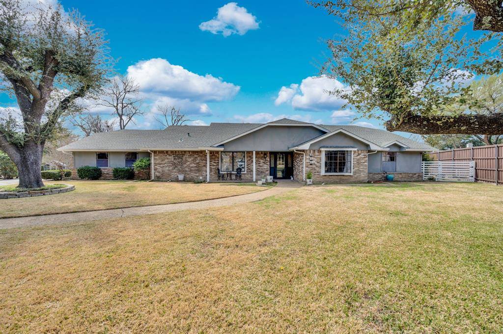 950 Shady Cove Place, DeSoto, TX 75115