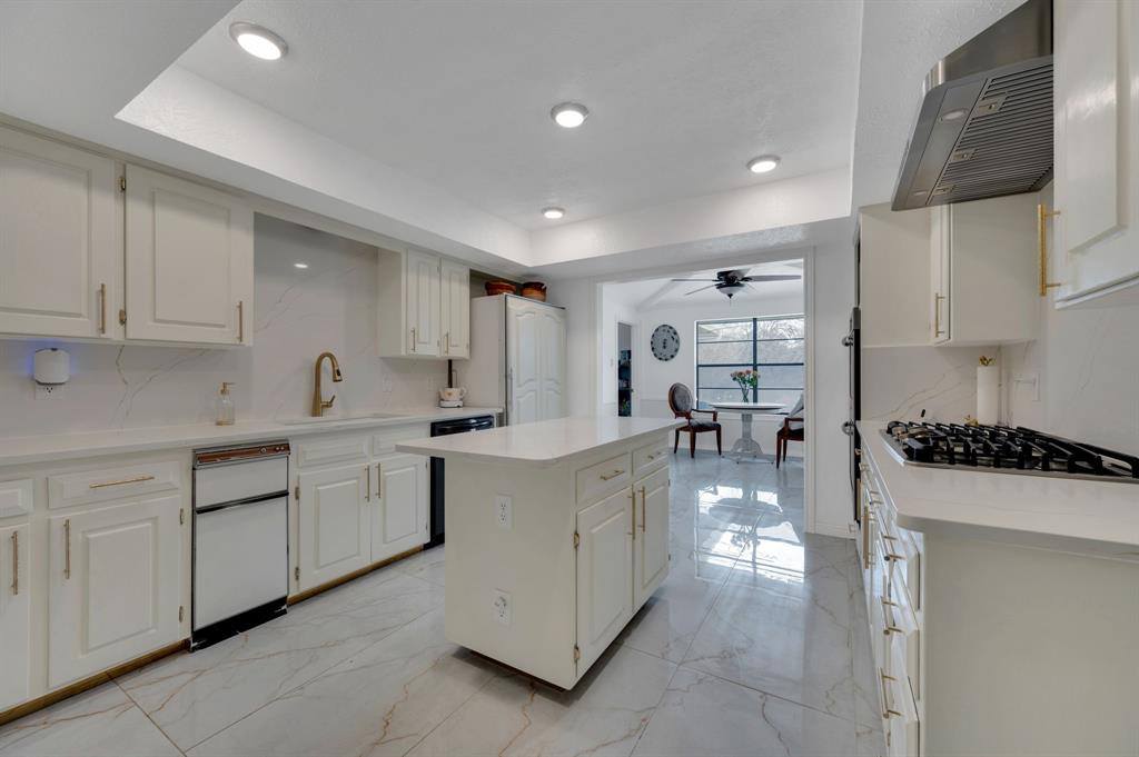 950 Shady Cove Place, DeSoto, TX 75115