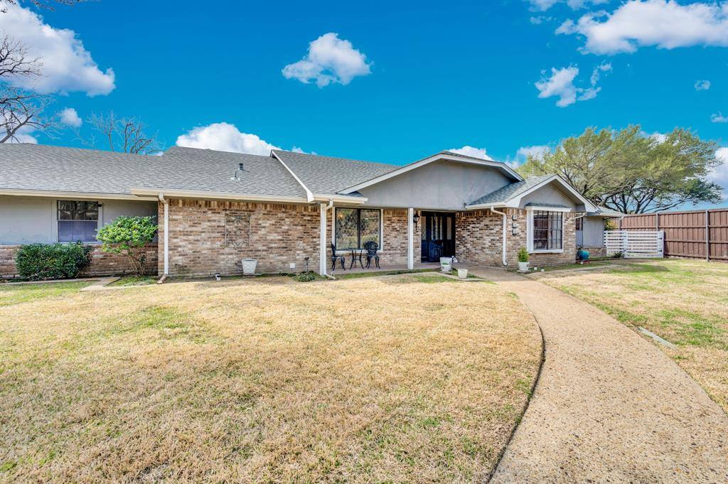 950 Shady Cove Place, DeSoto, TX 75115