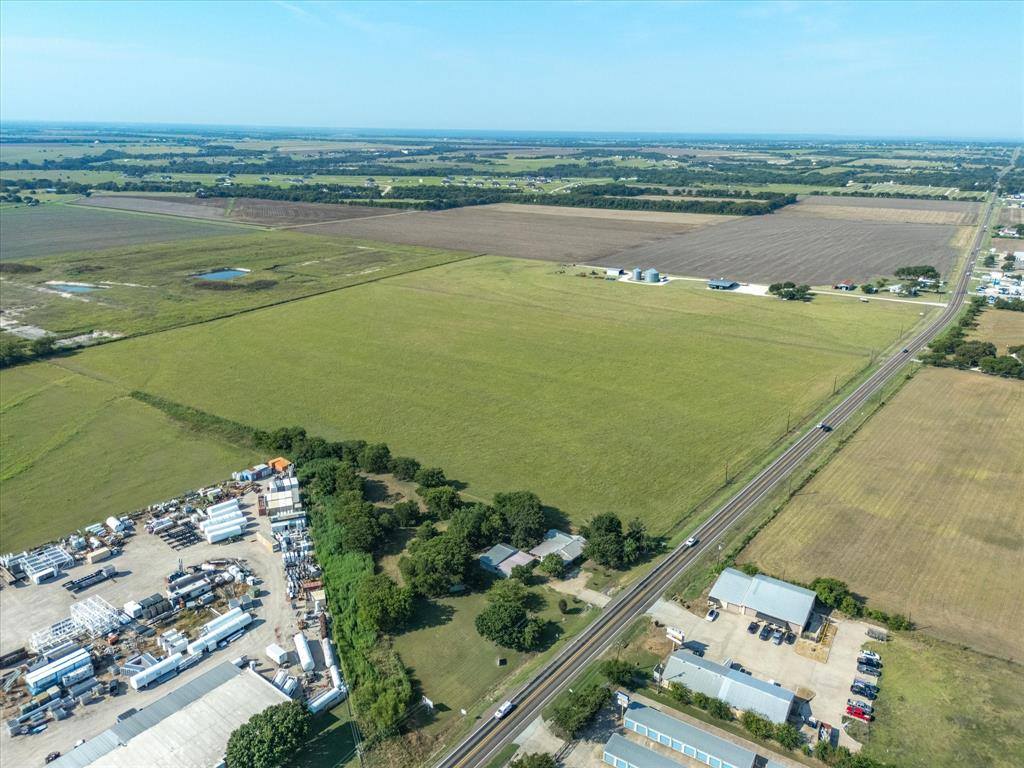 1651 Fm 66, Waxahachie, TX 75167