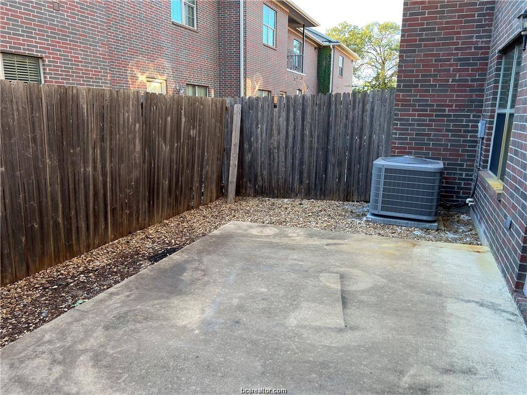 150 Forest Drive, College Station, TX 77840