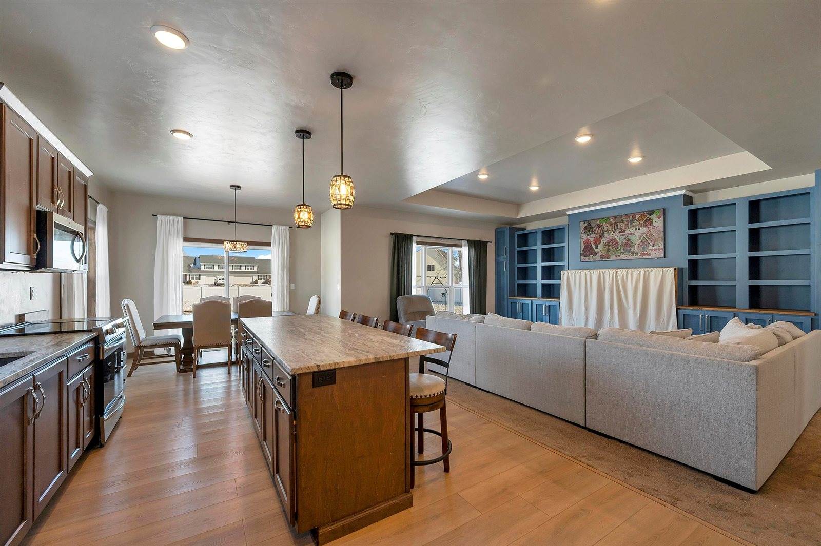 2125 Fox Point Circle, De Pere, WI 54115