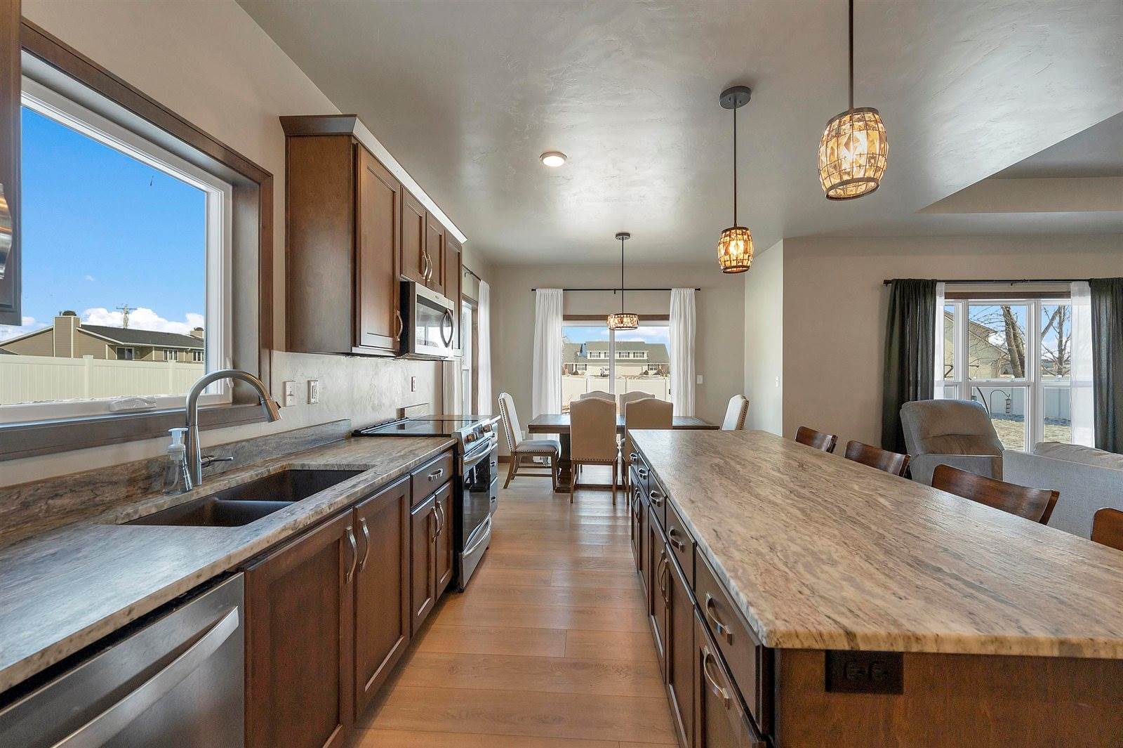 2125 Fox Point Circle, De Pere, WI 54115