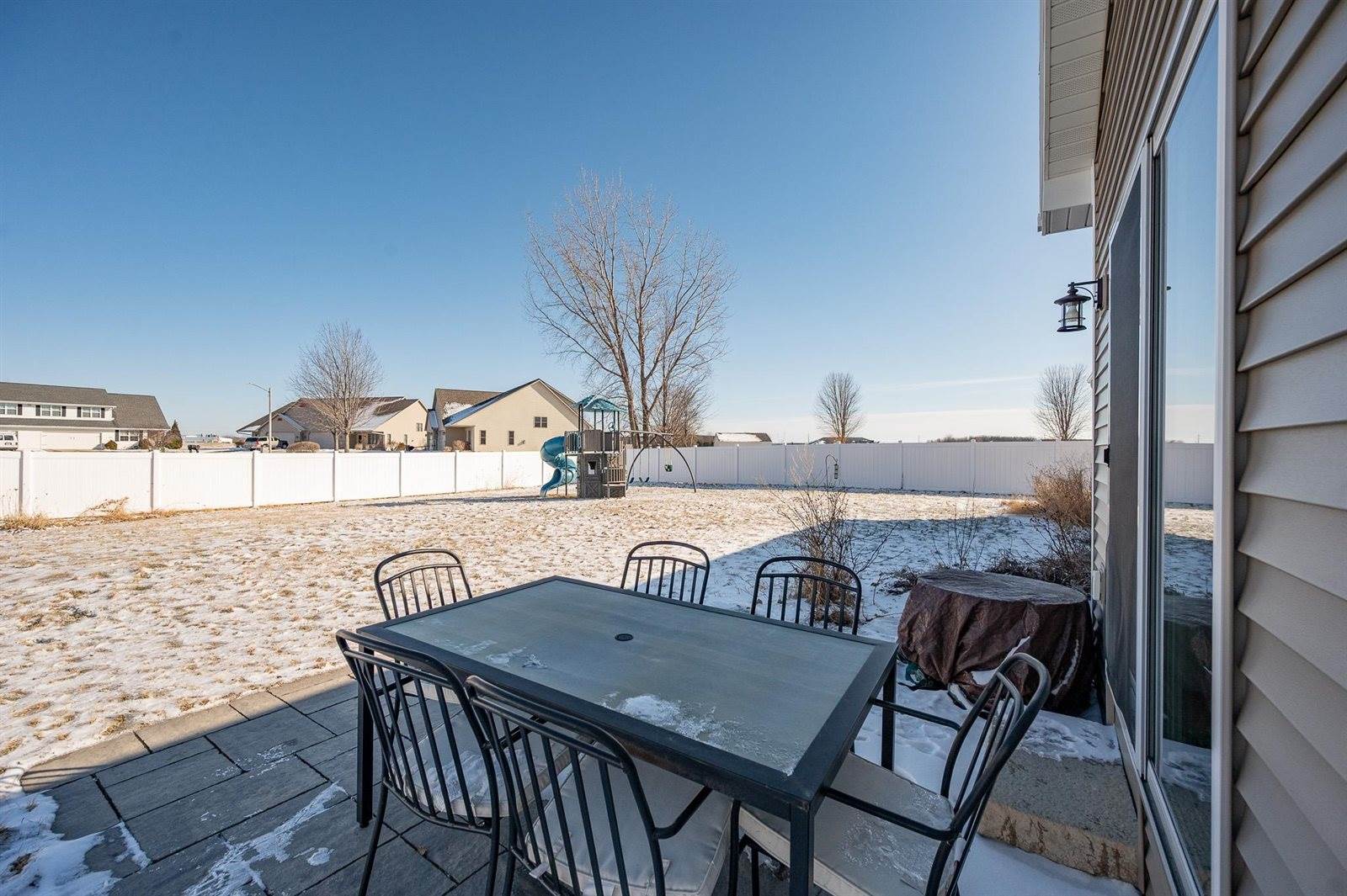 2125 Fox Point Circle, De Pere, WI 54115