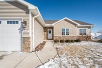 2125 Fox Point Circle, De Pere, WI 54115