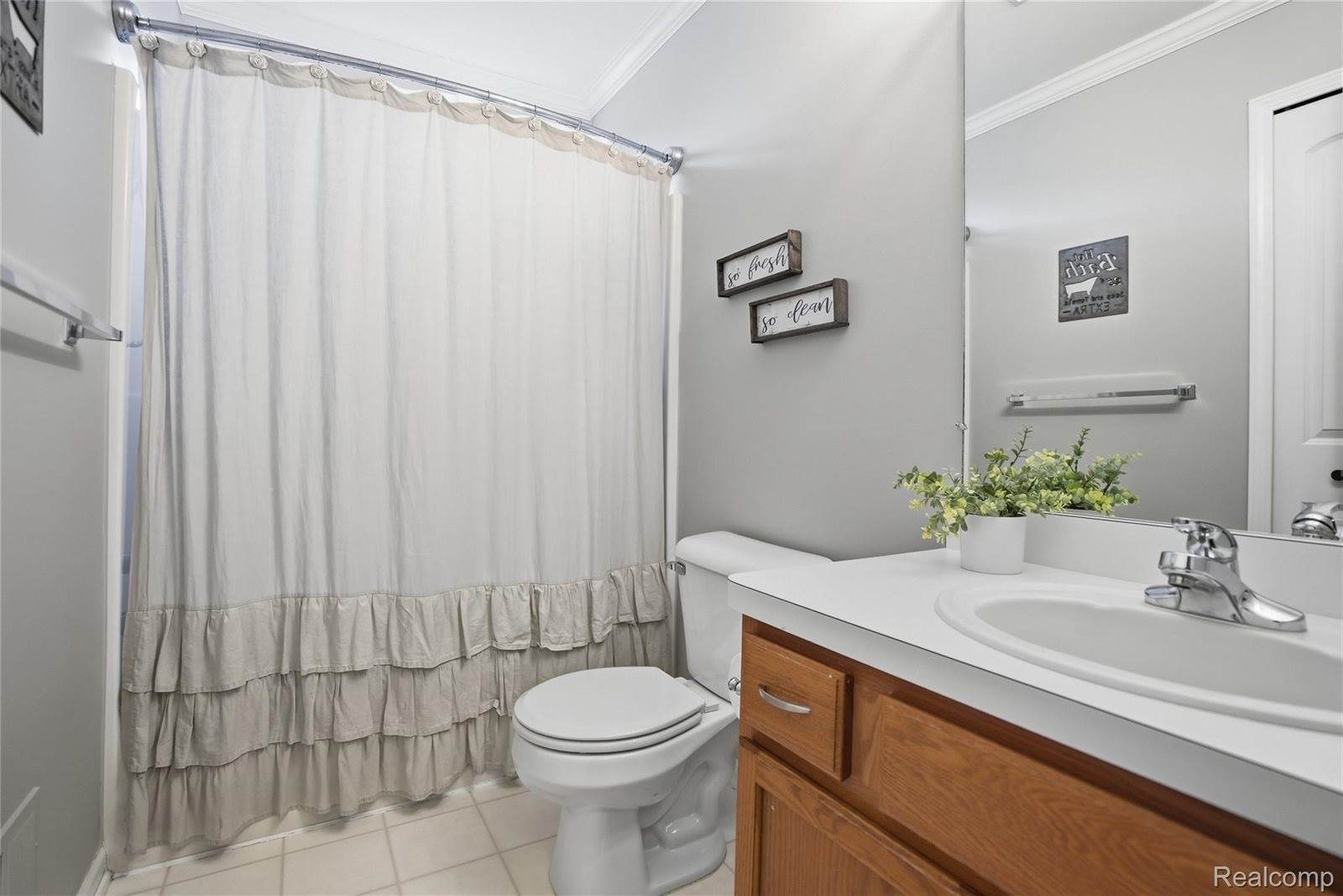 3613 Briarbrooke Lane, OaklandCharterTownship_Oakland, MI 48306