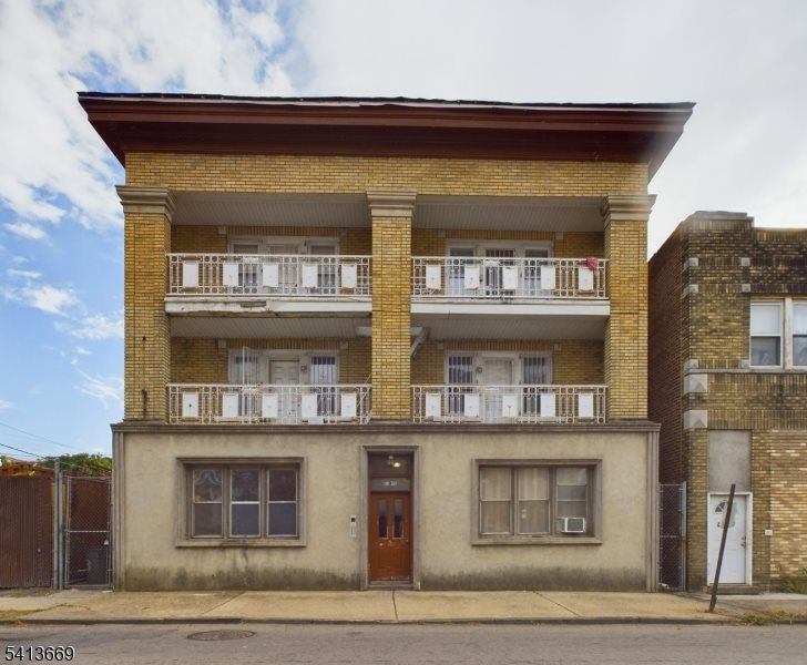 413-15 Dodd St, #6, East Orange City, NJ 07017