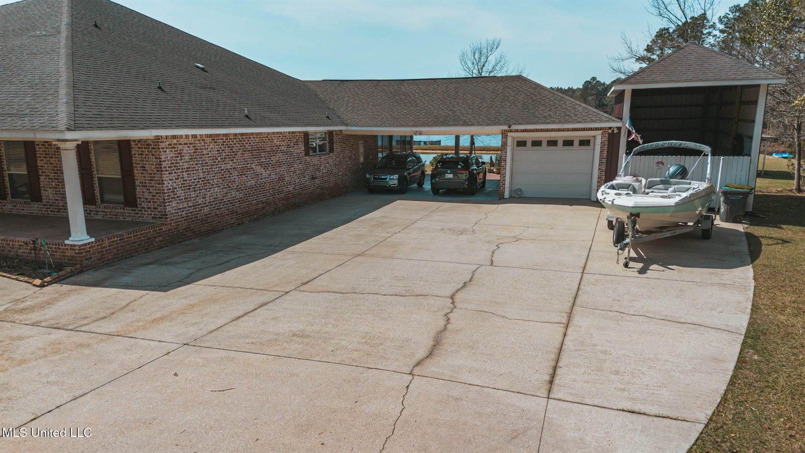 17113 East Spring Lake Drive, Vancleave, MS 39565