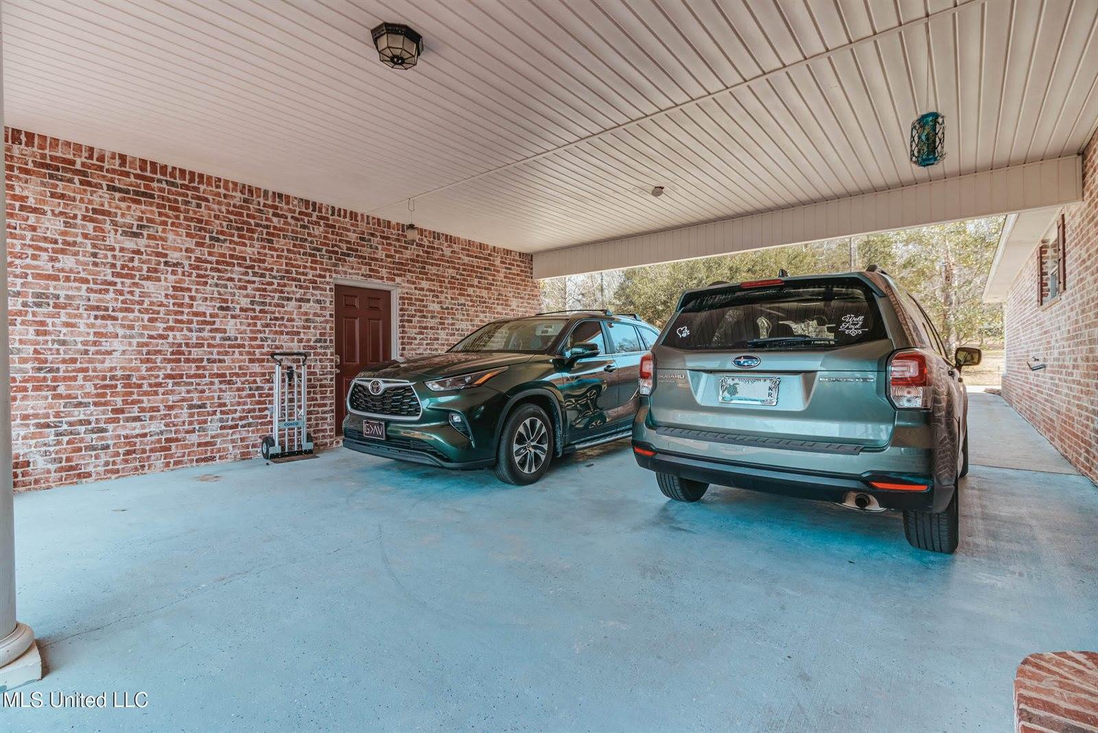 17113 East Spring Lake Drive, Vancleave, MS 39565