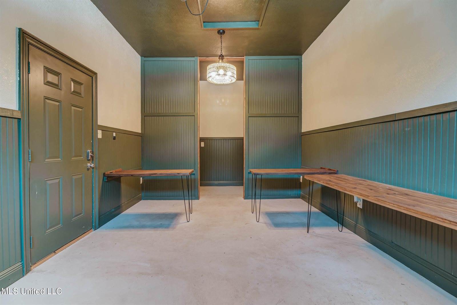 17113 East Spring Lake Drive, Vancleave, MS 39565