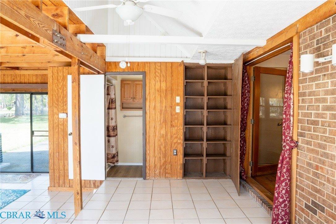 8335 Little England Road, Hayes, VA 23072