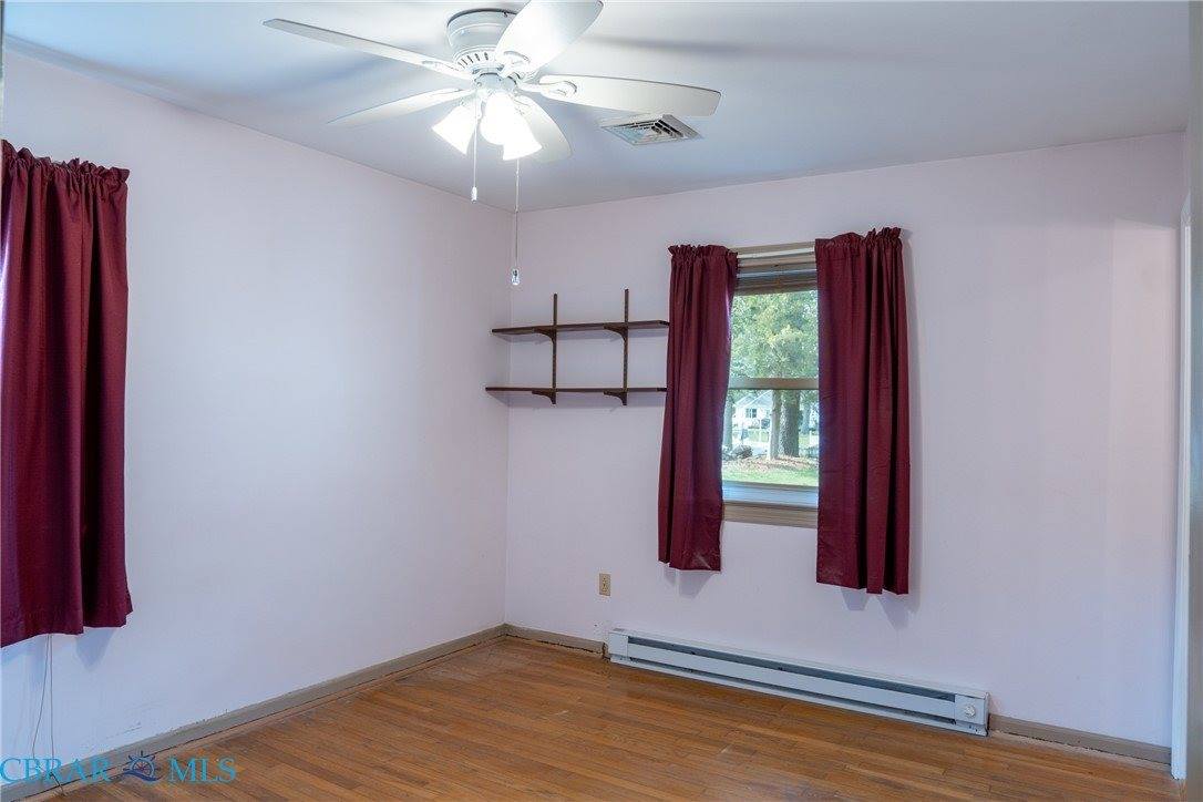 8335 Little England Road, Hayes, VA 23072