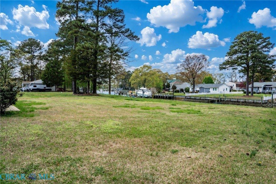 8335 Little England Road, Hayes, VA 23072