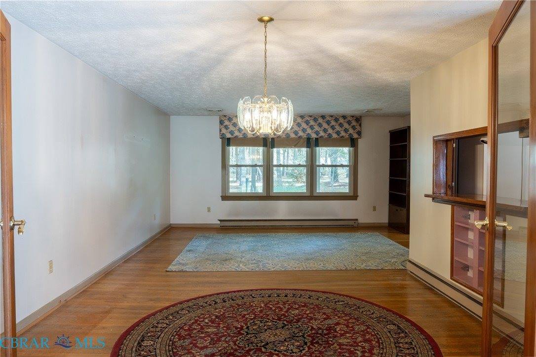 8335 Little England Road, Hayes, VA 23072