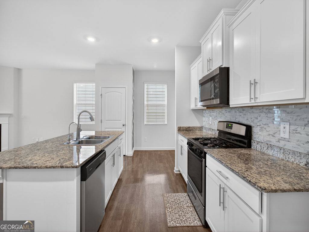 5372 Barberry Avenue, Oakwood, GA 30566