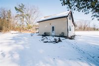2204 Black River Road, Neillsville, WI 54456
