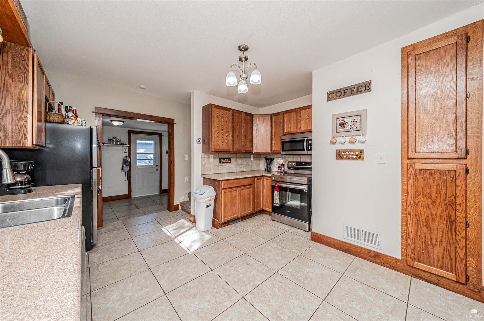 201 SE Railway Avenue, Woodbine, KS 67492