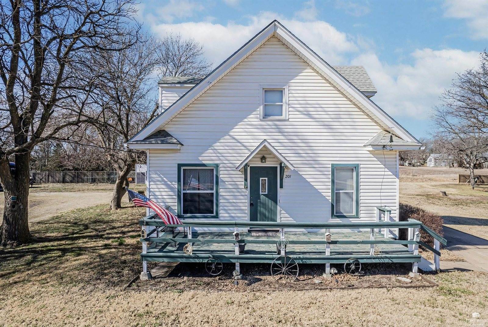 201 SE Railway Avenue, Woodbine, KS 67492