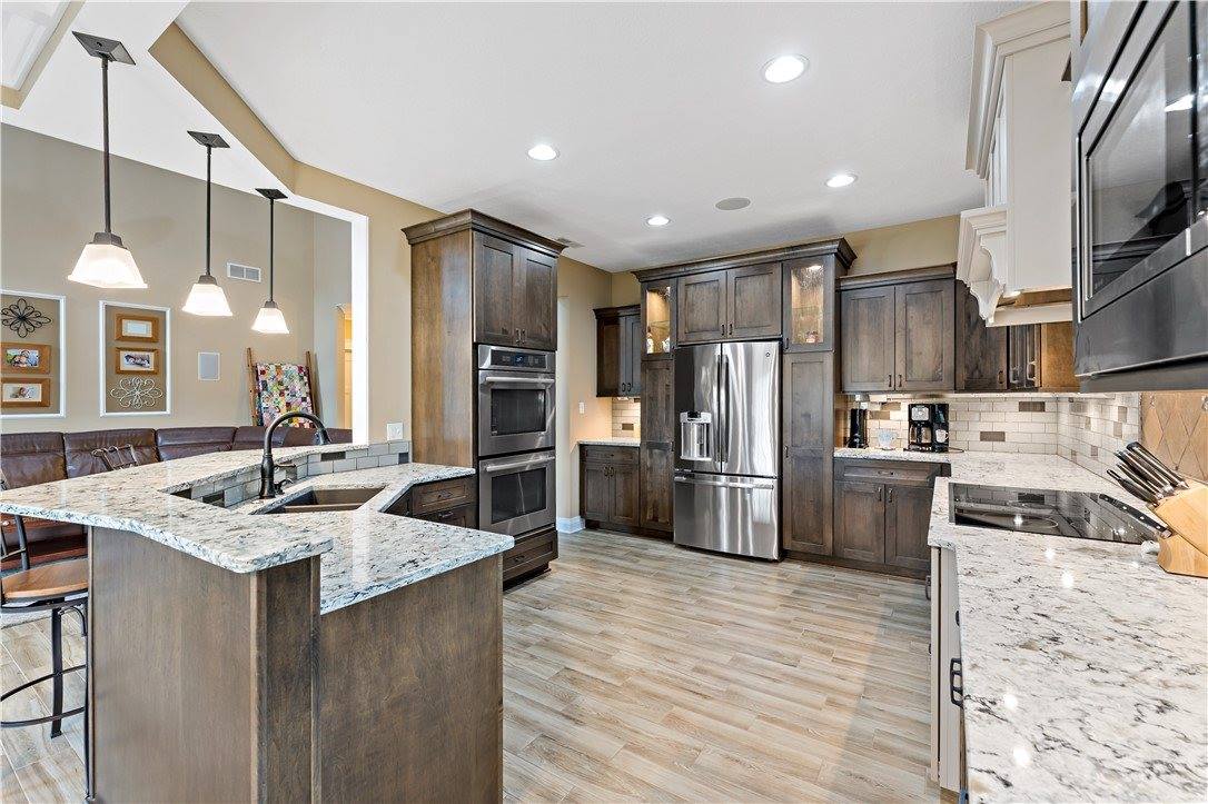 719 Mission Hills Dr, Cecil, PA 15317
