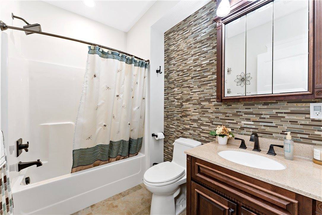 719 Mission Hills Dr, Cecil, PA 15317
