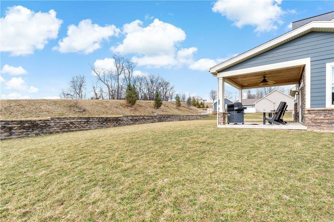 719 Mission Hills Dr, Cecil, PA 15317