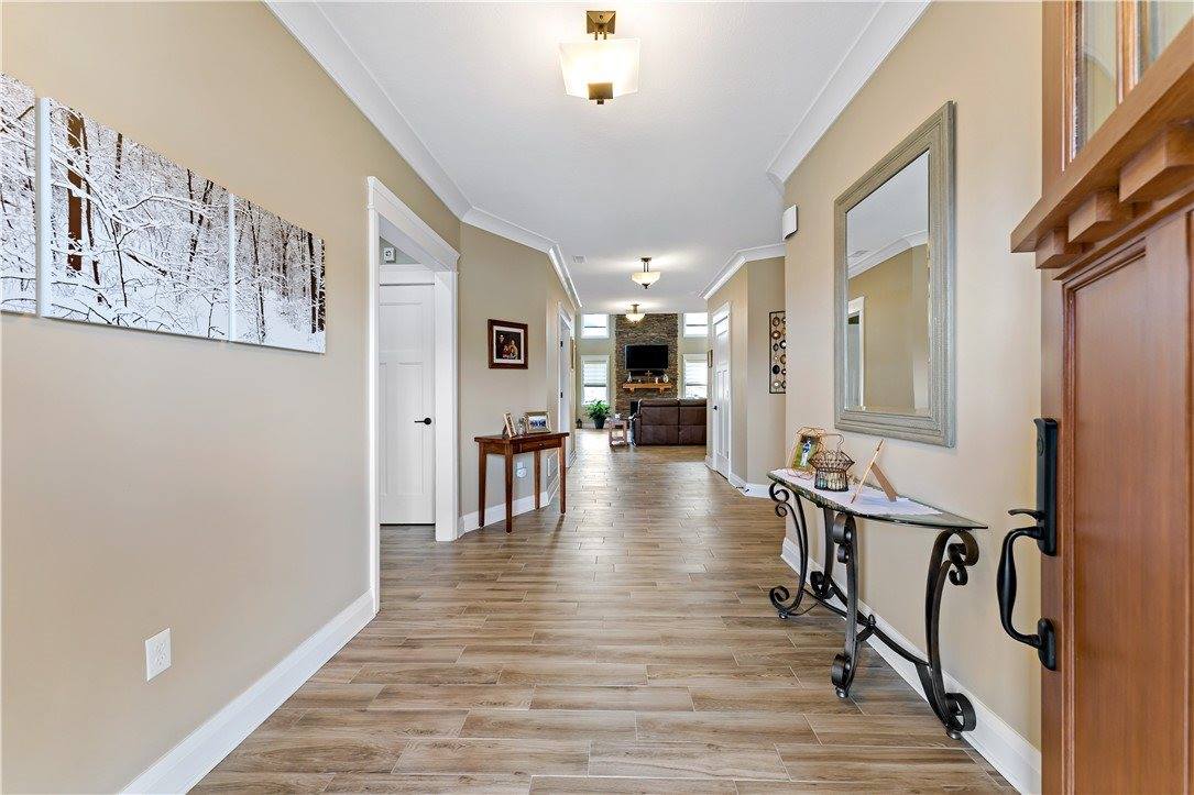 719 Mission Hills Dr, Cecil, PA 15317