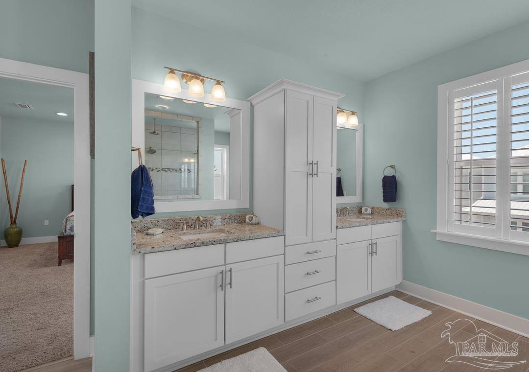 1477 Seaside Cir, Navarre Beach, FL 32566