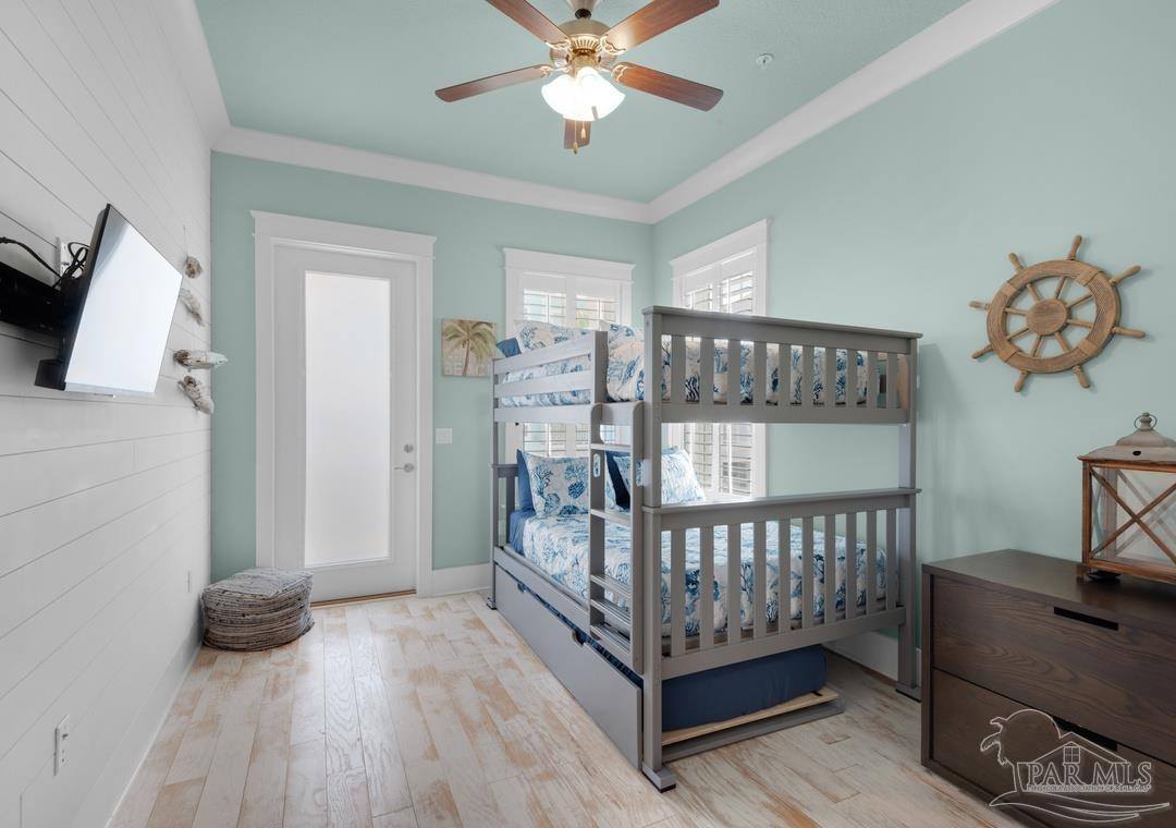 1477 Seaside Cir, Navarre Beach, FL 32566