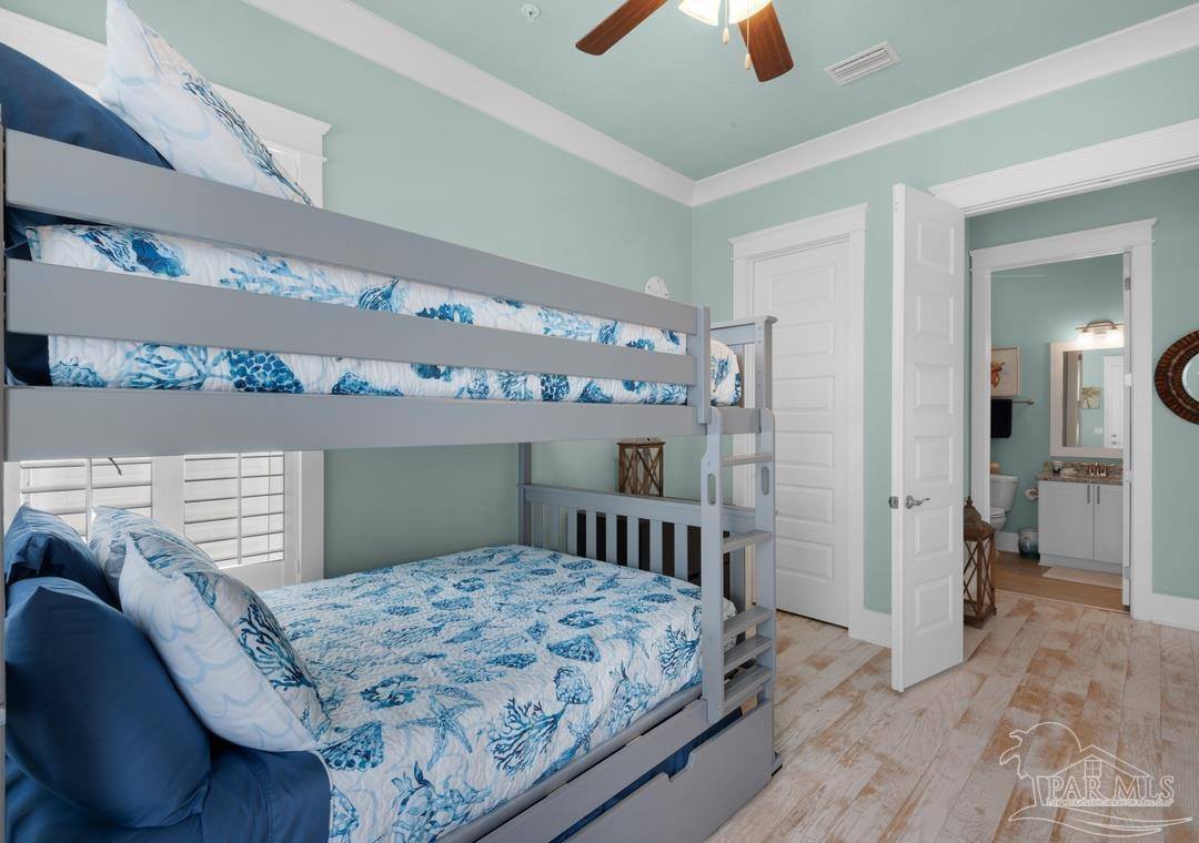 1477 Seaside Cir, Navarre Beach, FL 32566