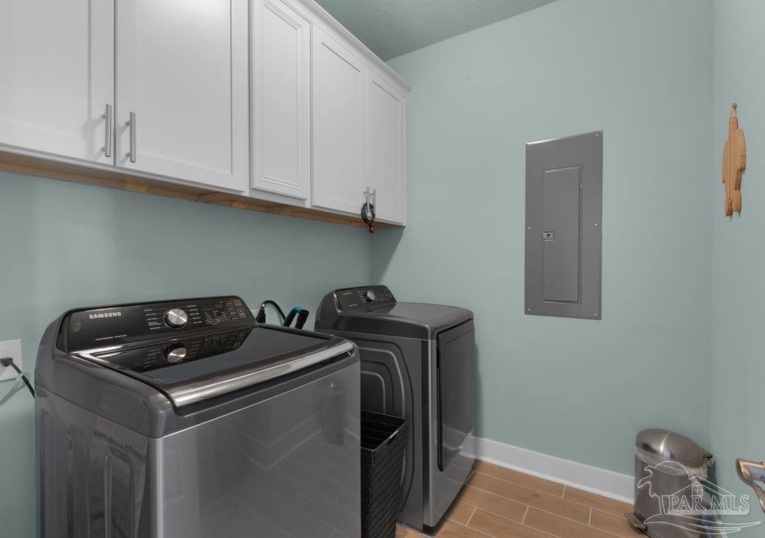 1477 Seaside Cir, Navarre Beach, FL 32566