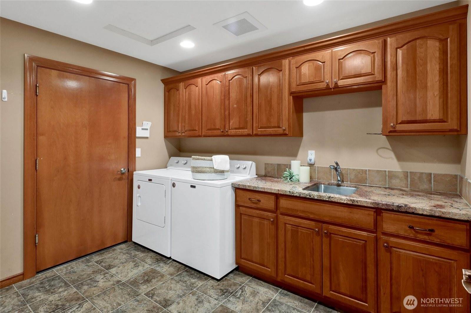 2511 Crescent Street, Ferndale, WA 98248