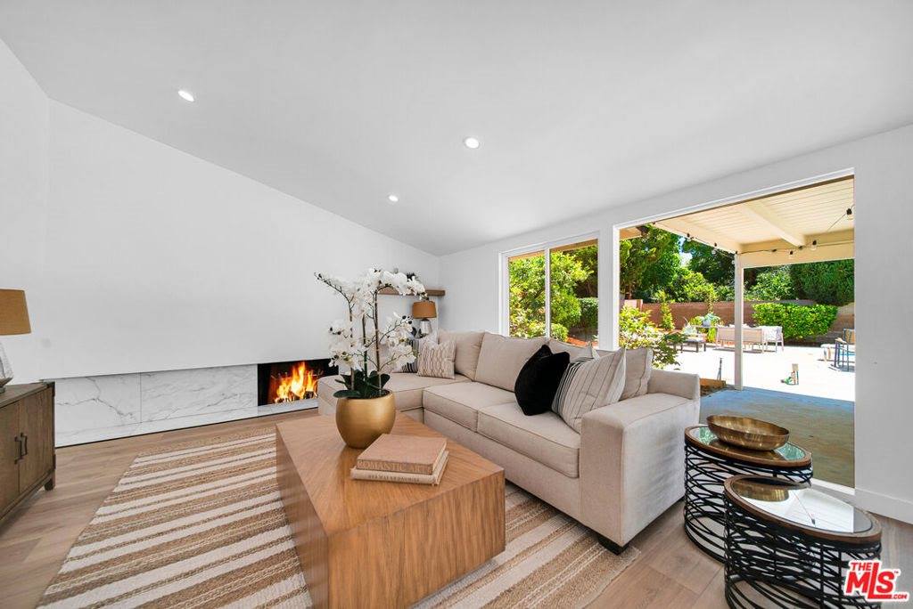 10200 Shoshone Avenue, Northridge, CA 91325