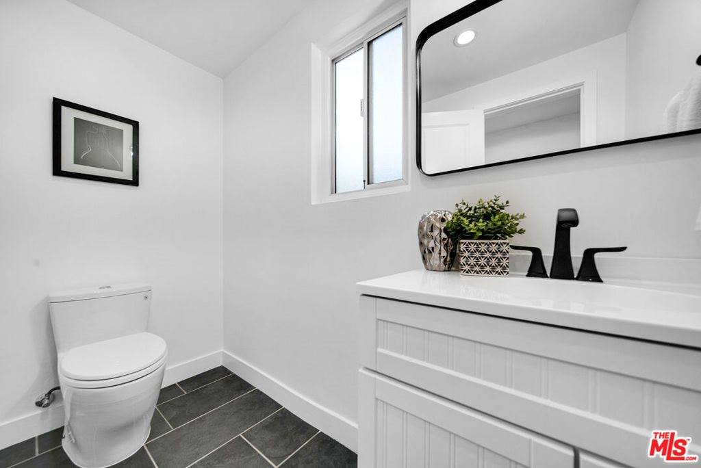 10200 Shoshone Avenue, Northridge, CA 91325