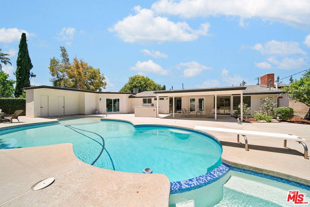 10200 Shoshone Avenue, Northridge, CA 91325