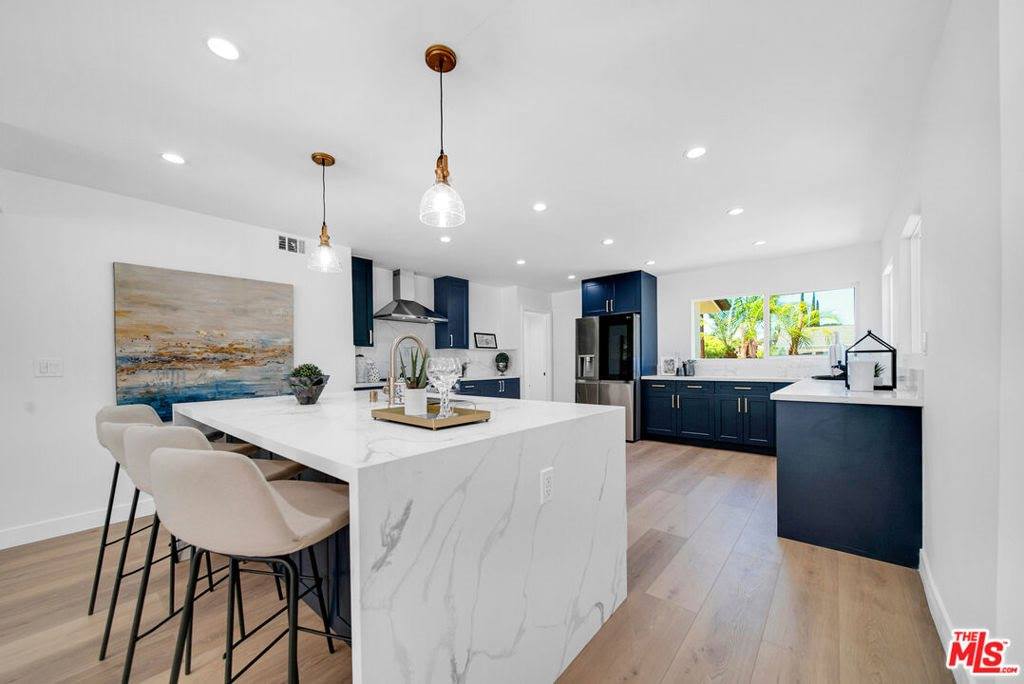 10200 Shoshone Avenue, Northridge, CA 91325