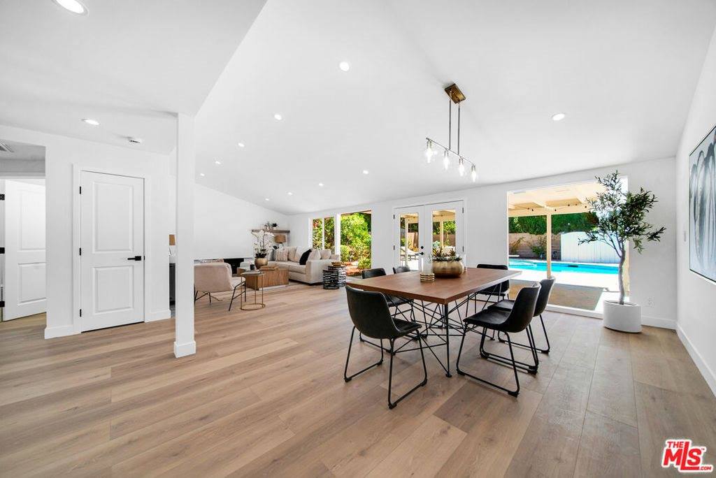 10200 Shoshone Avenue, Northridge, CA 91325